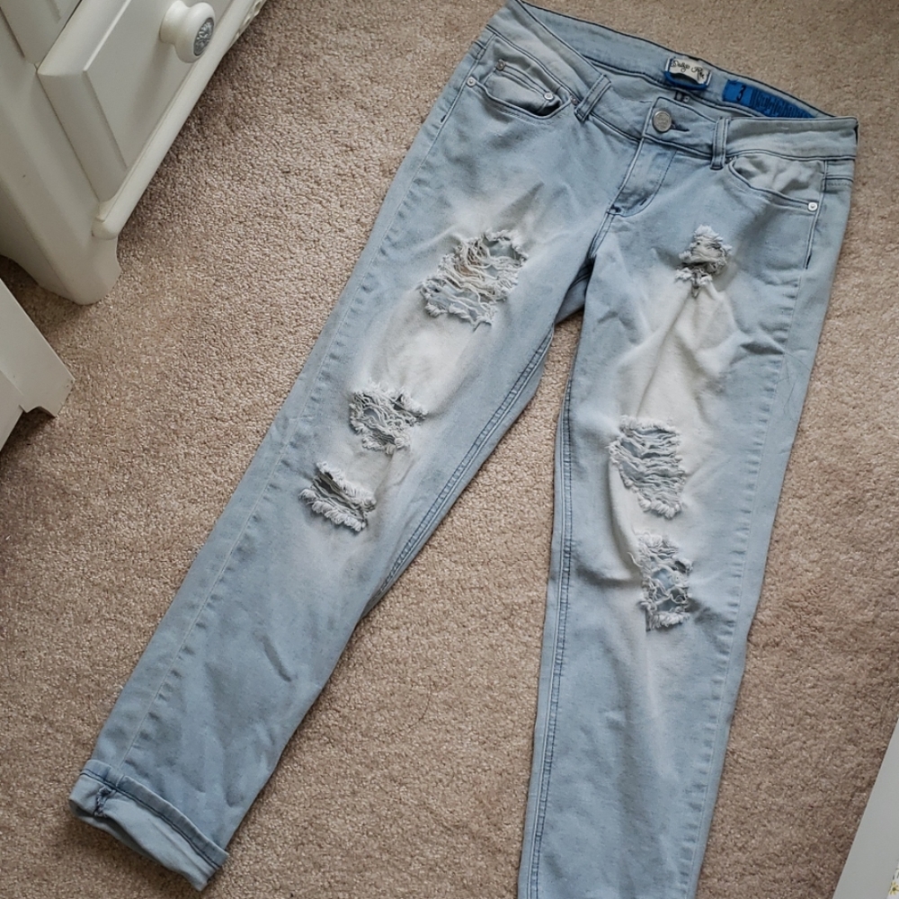 Lightwash Ripped Boyfriend Jeans